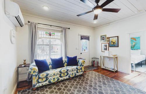 Eureka Springs Historic District House | The Pink House on Main