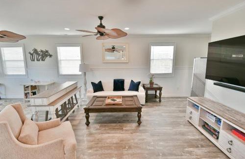 Litchfield by the Sea House | The Pink House: Unwind at Litchfield By the Sea