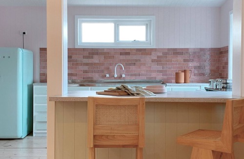 Lorne House | The Pink Lodge - 60's inspired beach fun