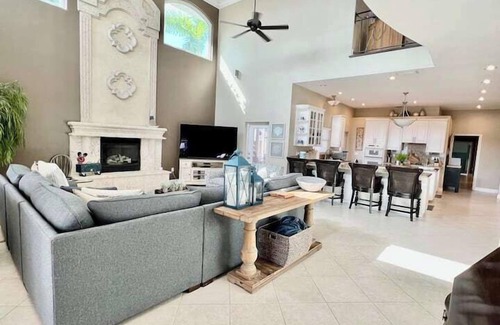 Ellenton House | The Pink Riverhouse Waterfront Paradise