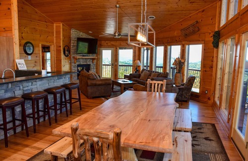 Wears Valley Cabin | The Pinnacle - 6BR Cabin In Beautiful Wears Valley