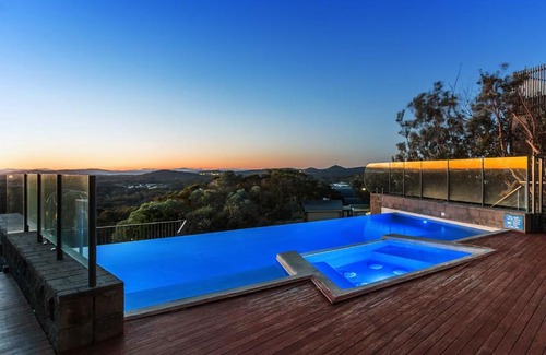 Boat Harbour Villa | 'The Pinnacle' at One Mile