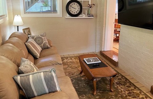 Rivermont Apartment | The PipeDream | Terrace Suite | Sleeps 2-4 | Pets