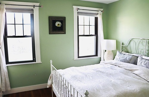 Oak Square Bed & Breakfast | The Pistachio Room at TPH - Boston