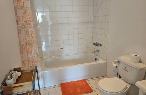 Southfield Apartment | The Pit Stop Junction, a large 1-bedroom apartment with 2 double beds