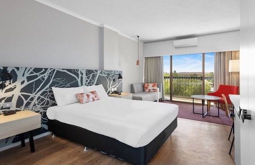 Kalgoorlie Hotel | The Plaza Hotel Kalgoorlie