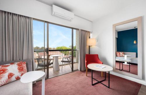 Kalgoorlie Hotel | The Plaza Hotel Kalgoorlie