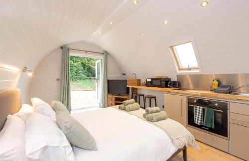 South Leigh Apartment | The Plough Inn Cabins