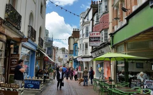 St Leonards-On-Sea Apartment | The Pod
