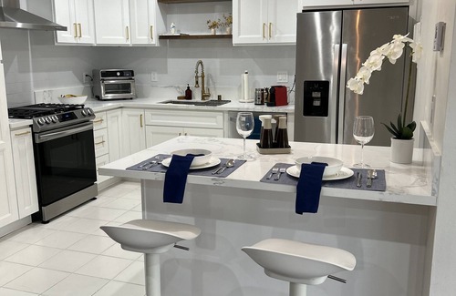 Carthay Circle Apartment | The Point at Beverly Hills.