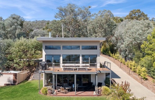 Taylor Bay House | The Point Lakehouse Taylor Bay