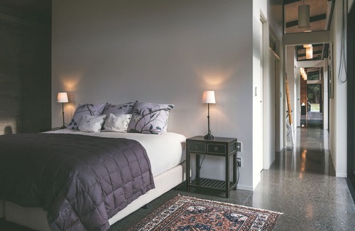 Pigeon Bay House | The Point - Pigeon Bay Accommodation