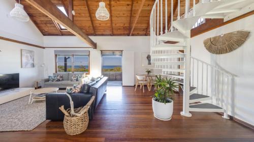 Angourie House | The Point Ultimate Beach House
