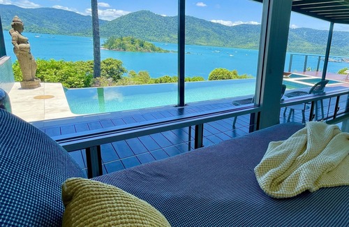 Shute Harbour Apartment | The Point Whitsundays – Iconic tropical couples retreat @ The Great Barrier Reef