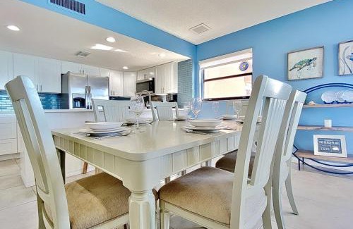 Indian Shores Apartment | The Pointe 301