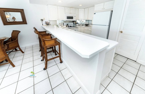 Indian Shores Condo | The Pointe 303 - Direct 1 BR Beach Front for 4 - Pet Friendly!