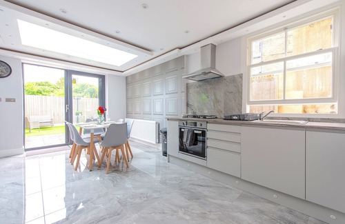 Clapton House | The Pond House - Ensuite Rooms