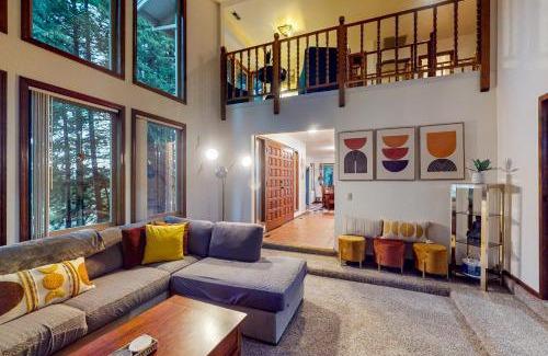 North Bend House | The Pony Creek Forest Retreat