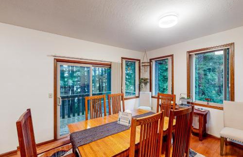 North Bend House | The Pony Creek Forest Retreat