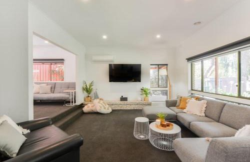 Rosebud House | The Pool House