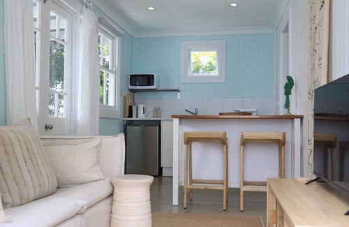 Burleigh Heads Cottage | THE POOL HOUSE, BURLEIGH