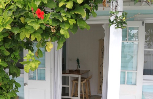 Burleigh Heads Cottage | THE POOL HOUSE, BURLEIGH