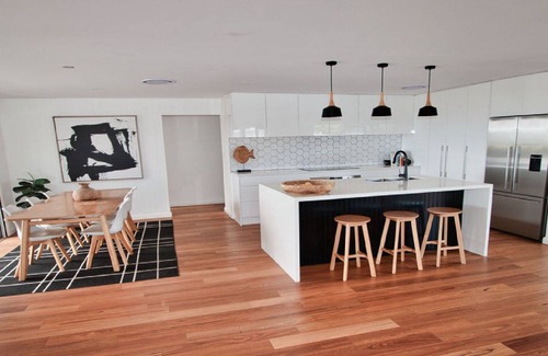 Wamberal House | The Pool House - Light and Spacious