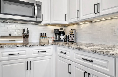 Largo House | The Pool House -Private Heated Pool w Entire House ~ PETS WELCOME!