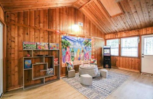 Pooler Apartment | The Pooler Playhouse Game Room and 6 Bedrooms