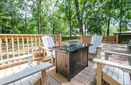 Pooler Apartment | The Pooler Playhouse Game Room and 6 Bedrooms