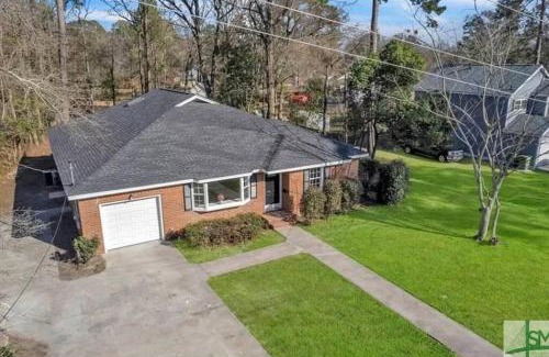 Pooler Apartment | The Pooler Playhouse Game Room and 6 Bedrooms