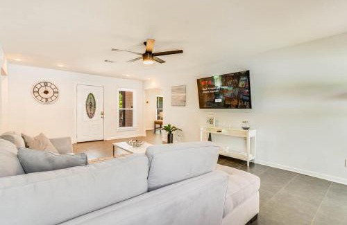Conyers House | The Poolside 4BR Stylish Luxury Sanctuary
