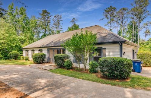 Conyers House | The Poolside 4BR Stylish Luxury Sanctuary