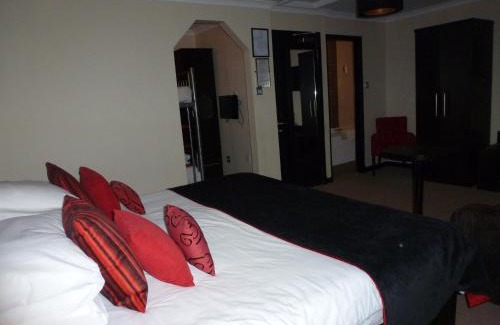 Rosebank Hotel | The Popinjay Hotel