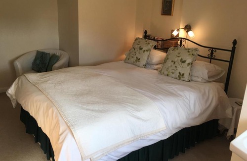 Newbold on Stour Bed & Breakfast | The Poplars