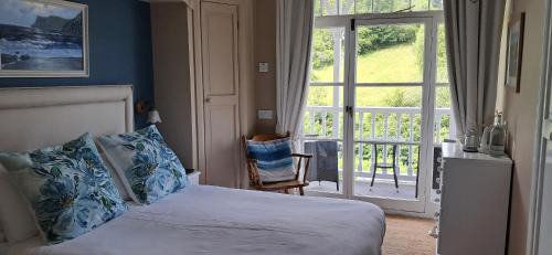 Combe Martin Bed & Breakfast | The Poplars Guest House