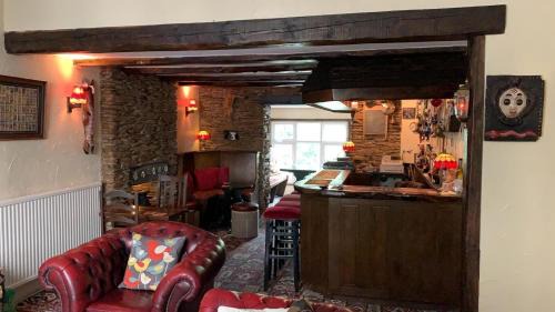 Combe Martin Bed & Breakfast | The Poplars Guest House