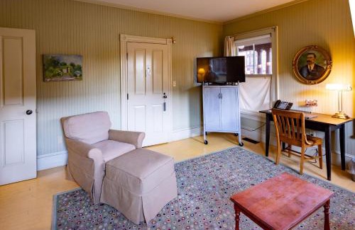 North Adams Hotel | The Porches Inn at Mass MoCA