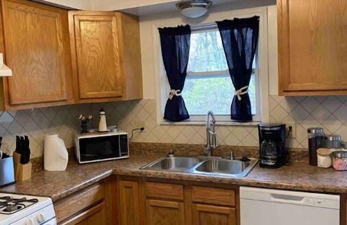Caseville House | The Port -halfway between downtown Caseville & Port Austin- beach access