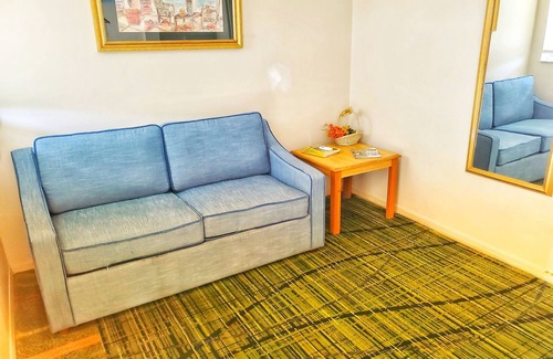 Springs at Kings Bay Hotel | The Port Hotel & Marina