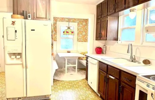 South Bend House | The Portage Place: 3BR 2 mi from ND w/king suite