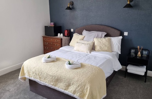 Chipping Sodbury Hotel | The Portcullis Hotel