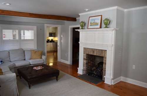 Chestertown House | The Portside Manor - Queen Street Chestertown - Walking Distance to Downtown
