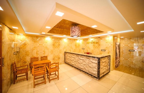 Courtallam Hotel | The Pothigai Palace