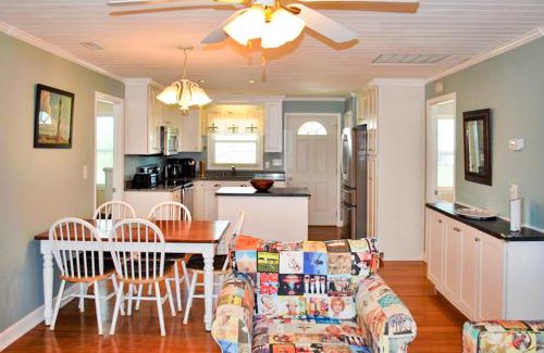 Holden Beach House | The Pour House