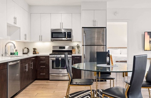 Carthay Circle Condo | The Prada Two-Bedroom Suite