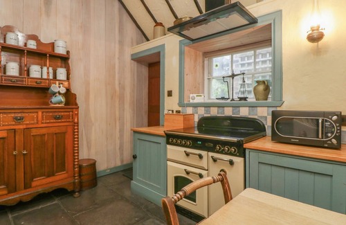 Whithorn Cottage | THE PRECINCT HOUSE, character holiday cottage in Whithorn