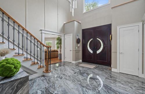 Bay Shore House | The President Mansion Luxurious 7BR Family Retreat home