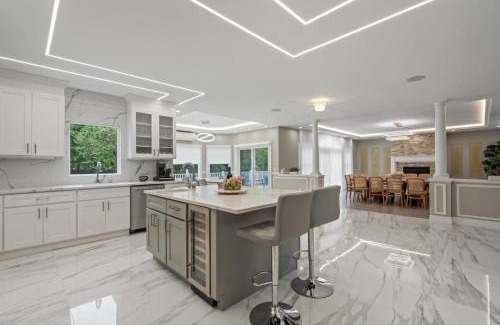 Bay Shore House | The President Mansion Luxurious 7BR Family Retreat home
