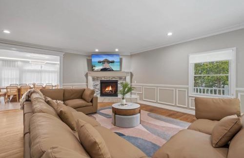 Bay Shore House | The President Mansion Luxurious 7BR Family Retreat home